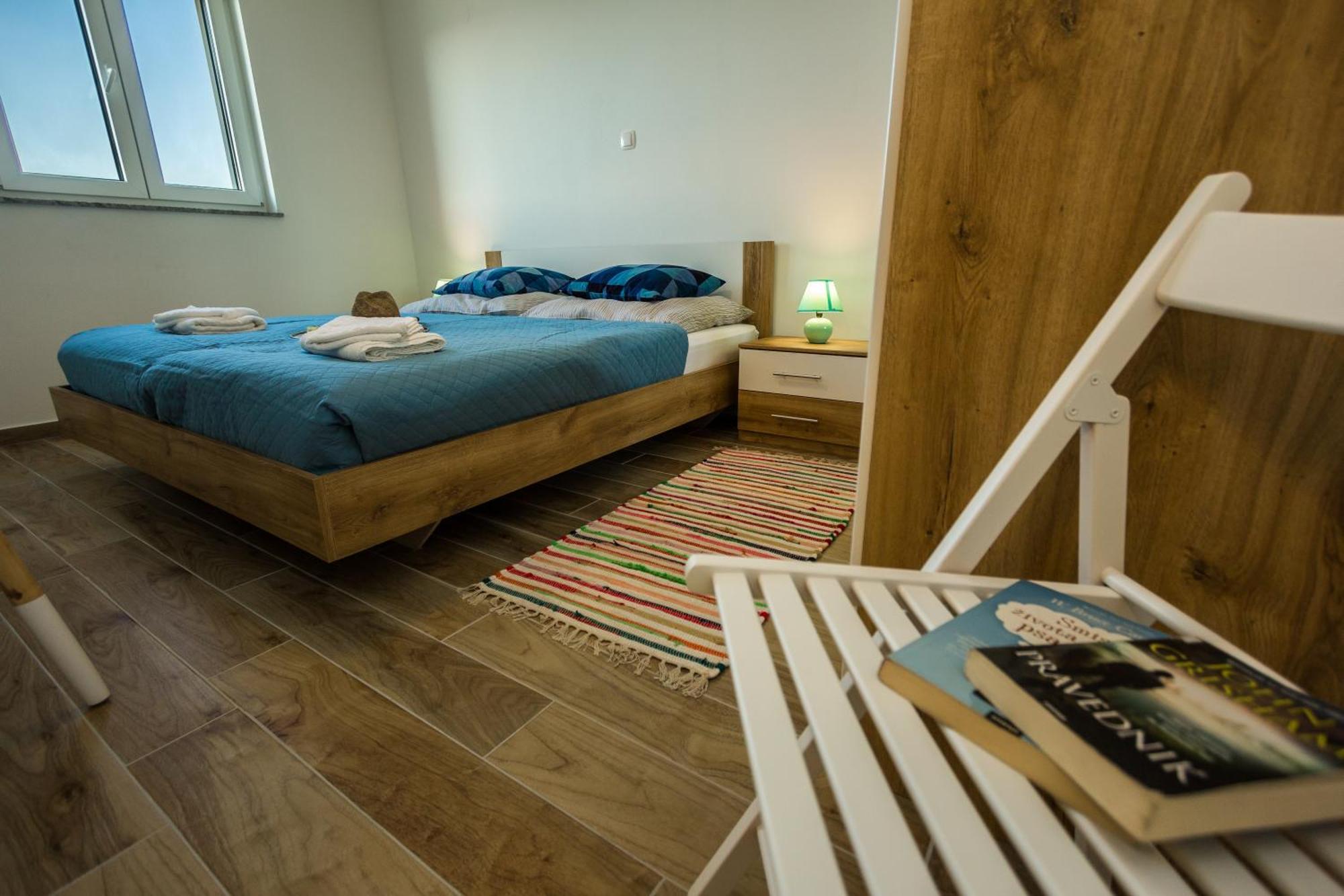 2Bfree Apartments Stinica Luaran gambar