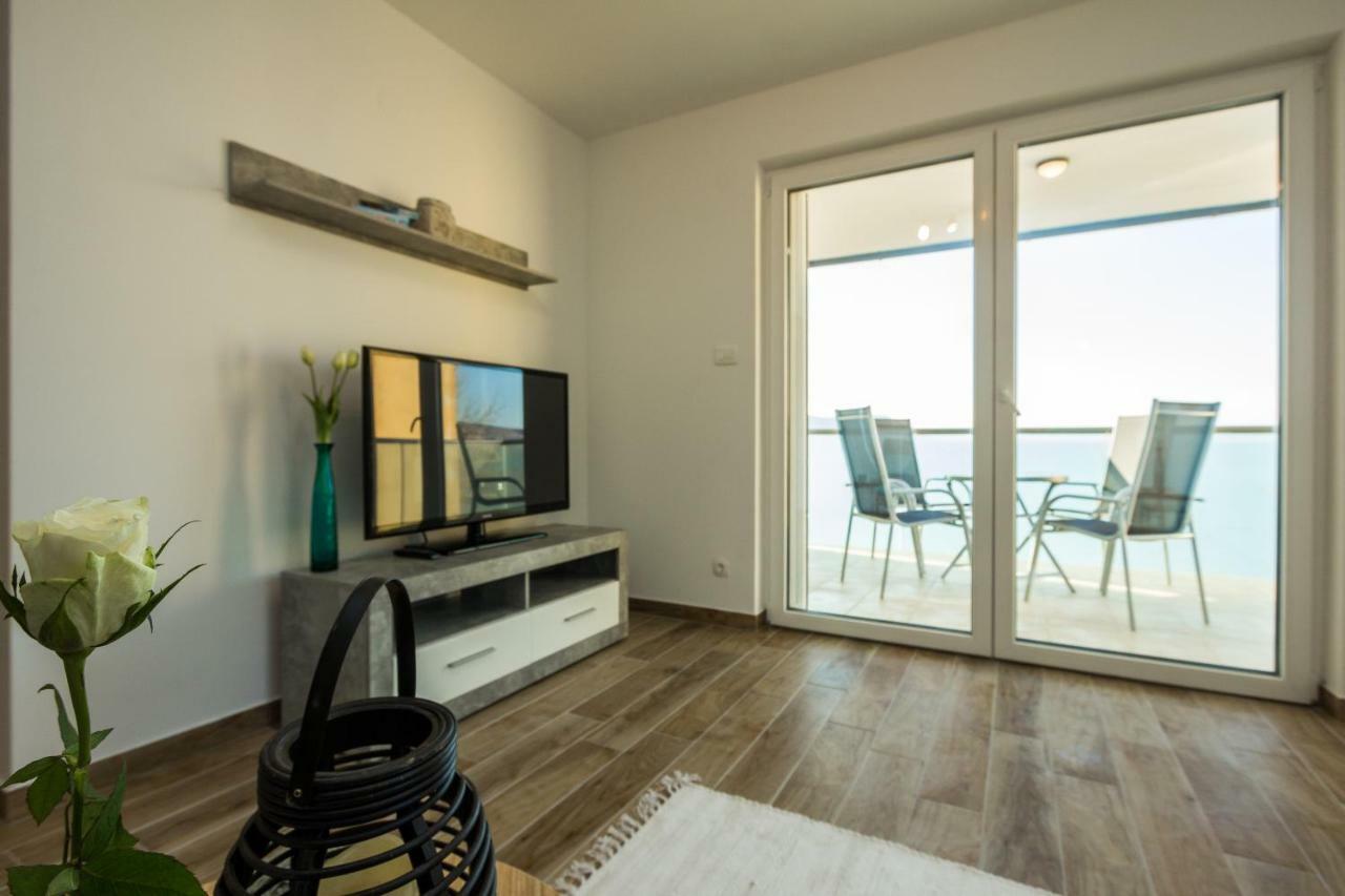 2Bfree Apartments Stinica Luaran gambar